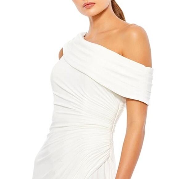 NWOT Ieena for Mac Duggal Off-Shoulder Neckline High Slit White Gown Size 8 - Picture 2 of 3